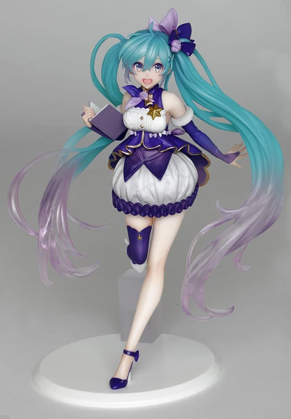 TAITO PRIZE Hatsune Miku (Re-run) 3rd Season Winter Ver Vocaloid Prize Figure - Image 9